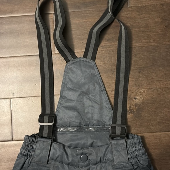 Athletic works gray lined snowpants, size 10-12 with removable suspenders - Picture 7 of 8